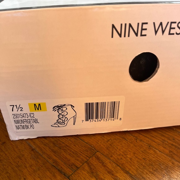 Cheetah print lace up women’s heels. - Picture 5 of 6